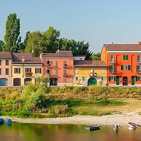 149 Borgo Ticino Attico Di Lusso Con Terrazzo E Parking Privato Apartment *